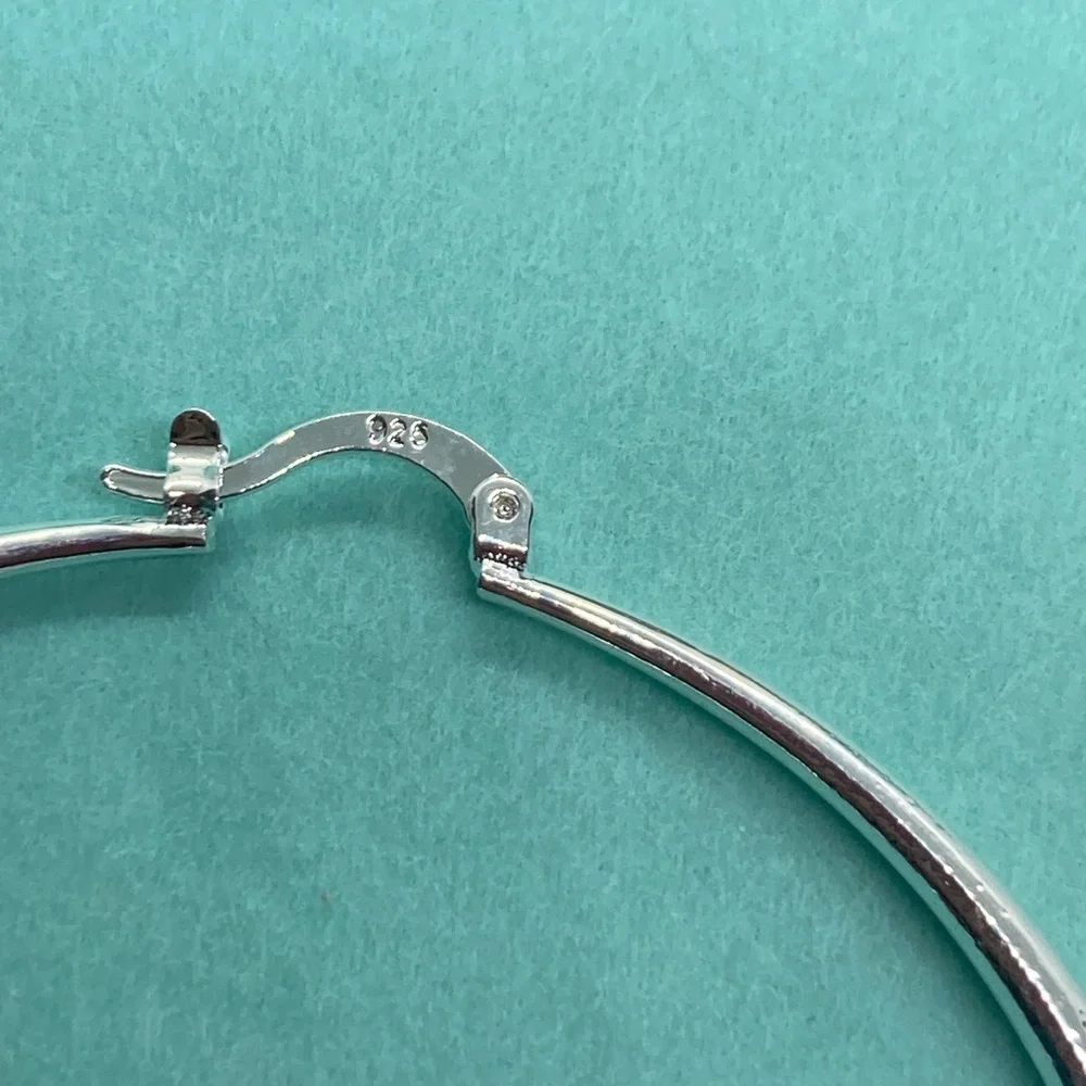 🌟 Silver Big Hoop Earrings - Picture 3 of 4